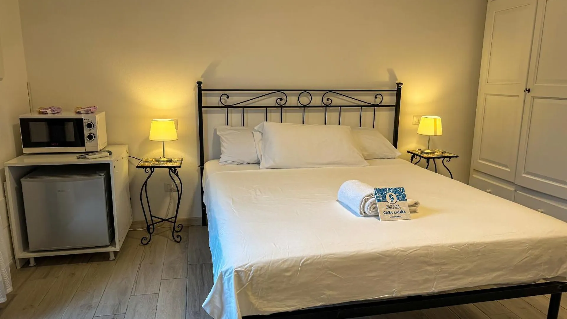 Sg Rooms - Casa Laura Peschiera del Garda 0*,