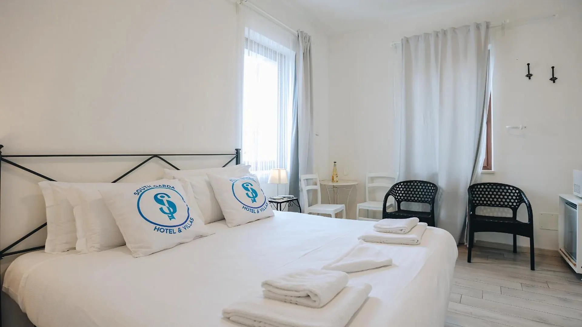 Sg Rooms - Casa Laura Peschiera del Garda